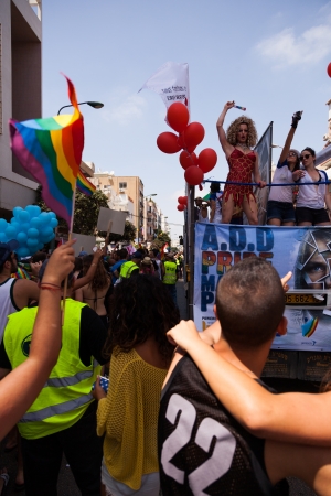 Tel-Aviv, Israel - June 7, 2013: People partying at the annual gay parade in the streets of Tel-Aviv.のeditorial素材