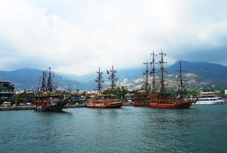 Yachts docked on pierのeditorial素材