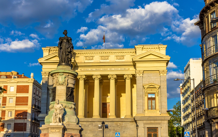 Statue of Maria Cristina in front of the Museo del Prado - Madridのeditorial素材