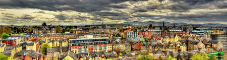 View of the city centre of Edinburgh from the Castleのeditorial素材