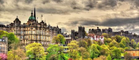 View of the historic centre of Edinburgh - Scotlandのeditorial素材