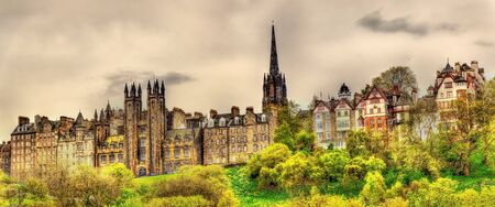 View of New College from Princes Street Gardens in Edinburghのeditorial素材