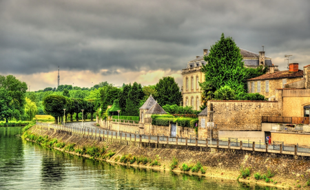 The embankment of the river Charente in Saintes - Franceの写真素材