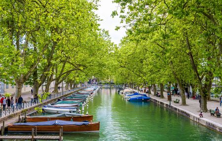 ANNECY, FRANCE - MAY 24: View of Canal du Vasse on May 24, 2015 in Annecy, France. The canal was build for water supply of fortification ditchesのeditorial素材