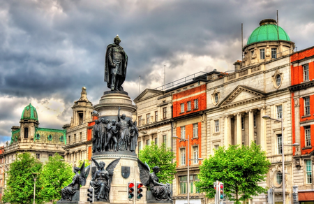 Monument of Daniel O'Connell in Dublin - Irelandのeditorial素材