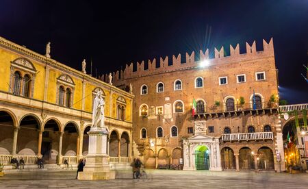 Piazza dei Signori (Piazza Dante) in Verona - Italyのeditorial素材