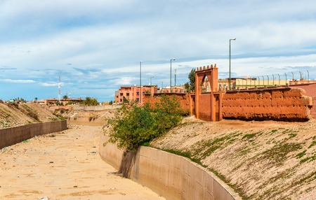 The dry Oued Issil river in Marrakesh, Moroccoの写真素材