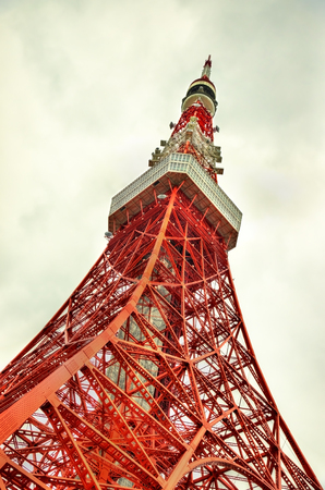 A close-up view of Tokyo Tower - Japanのeditorial素材