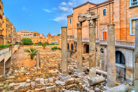 Roman Columns of a basilica near the Forum of Berytus. Beirut, Lebanonの写真素材