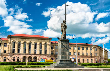 A statue and the University at Independence Square in Gyumri, Armeniaのeditorial素材