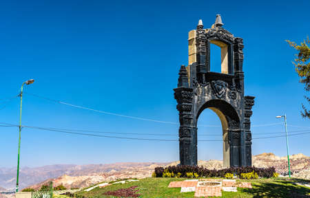 Monument at the Killi Killi Viewpoint in La Paz, Boliviaの写真素材
