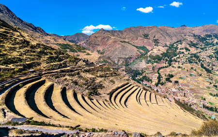 Inca ruins at Pisac in Peruの素材 [FY310182359119]