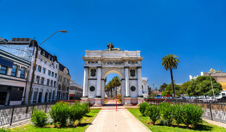 The white marble British Arch (Arco Britanico) in Valparaiso, Chile. The monument features a lion statue and was a gift from the British communityの写真素材