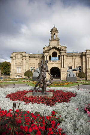 Cartwright Hall Art Gallery in Lister Park, Manningham, Bradford, West Yorkshire, UK in October 2013のeditorial素材