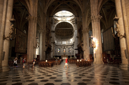 The Nave of Como Cathedral, Como, Lombardy, Italy, Europe - August 2011のeditorial素材