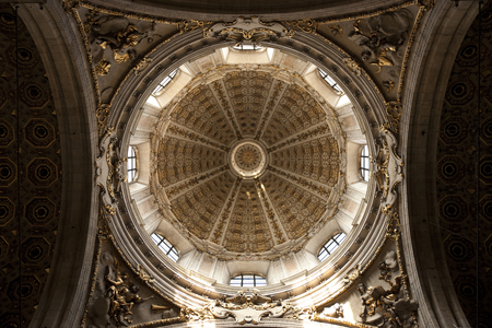 Dome of Como Cathedral, Como, Lombardy, Italy, Europe - August 2011のeditorial素材