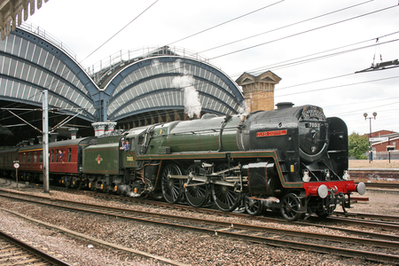 Britannia Steam Loco number 70013 Oliver Cromwell at York Station, Yorkshire, United Kingdom - 27th August 2009のeditorial素材