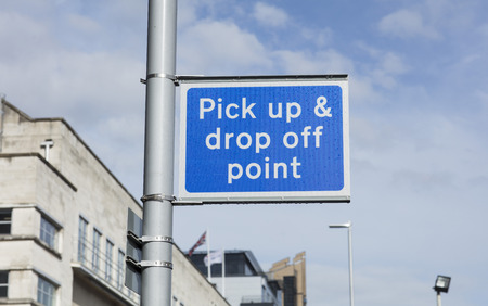 Pick up and drop off point, Station Road, Nottingham, Nottinghamshire, UK - 3rd April 2018のeditorial素材