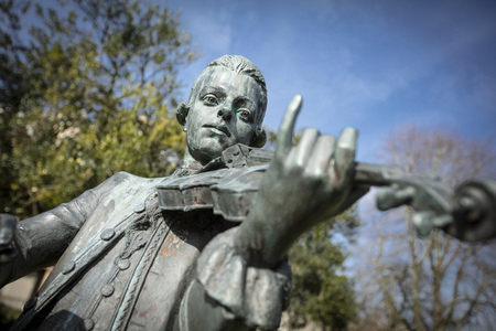 Bath, Somerset, United Kingdom, 22nd February 2019, Statue of Wolfgang Amadeus Mozart in the Parade Gardensのeditorial素材