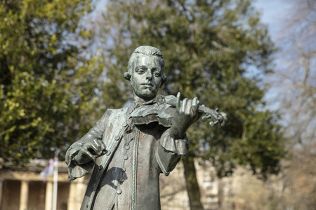 Bath, Somerset, United Kingdom, 22nd February 2019, Statue of Wolfgang Amadeus Mozart in the Parade Gardensのeditorial素材