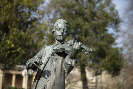 Bath, Somerset, United Kingdom, 22nd February 2019, Statue of Wolfgang Amadeus Mozart in the Parade Gardensのeditorial素材