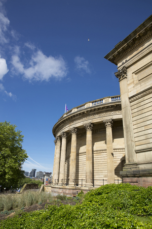 Liverpool, Merseyside. June 2014, External View of the facade and entrance of the Walker Art Galleryのeditorial素材