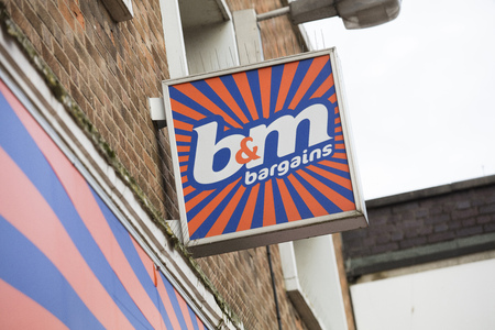 B&M Bargains sign on the high street - Scunthorpe, Lincolnshire, United Kingdom - 23rd January 2018のeditorial素材