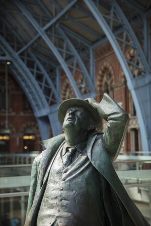 St Pancras Station, London, United Kingdom, July 17th 2019, Statue of Sir John Betjemanのeditorial素材