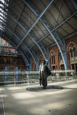 St Pancras Station, London, United Kingdom, July 17th 2019, Statue of Sir John Betjemanのeditorial素材
