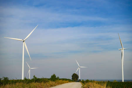 Wind turbine power generator