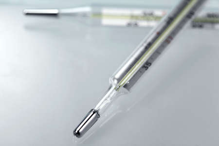 Medical mercurial thermometers 