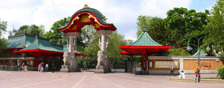 GERMANY, BERLIN - JUNE 06: Input in the Berlin zoo - Panoramic scenery on  June 06, 2010 in Berlin, Germany のeditorial素材