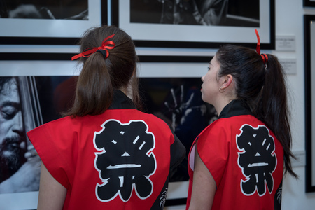 Moscow, Russia - April 21, 2017: Taiko drummers girls from the "Taiko inspiration" group in the Central House of Artists at the festival of modern phMoscow, Russia - April 21, 2017: Taiko drummers girls from the "Taiko inspiration" group  visit the Centraのeditorial素材