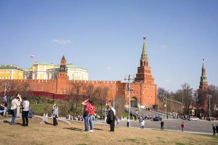 Moscow, Russia - April 30, 2017: people walking near the Moscow Kremlin.のeditorial素材