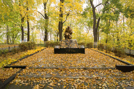 NEMAN, KALININGRAD REGION, RUSSIA - OCT 12, 2014: The sculpture at the site a mass grave of Soviet soldiers who died in January 1945, is set in 1948. Inscription - the feat of heroes is immortalのeditorial素材