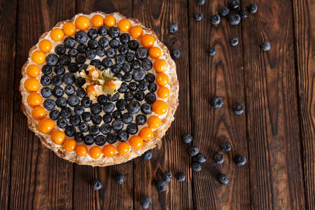 cake with berriesの写真素材