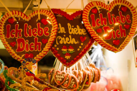 Christmas market in Wuppertal-Barmen, Germany. On the gingerbread heart itsays I love youの写真素材