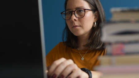 specialist surfs information on Internet to create sketch