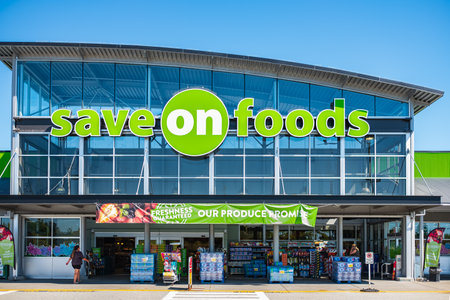 Exterior facade of a Save on foods grocery store in Vancouver British Columbia Canada. Save On Foods is a large grocery store chain in Western Canada-August 16,2023-Editorialのeditorial素材