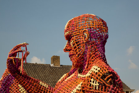 ZUNDERT, NETHERLANDS, 03 SEPTEMBER 2017. Flower Parade in Zundert.のeditorial素材