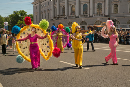 SAINT-PETERSBURG, RUSSIA. 27 MAY 2018. City Day in St. Petersburg, Russia. Costume parade along Nevsky Prospect.のeditorial素材