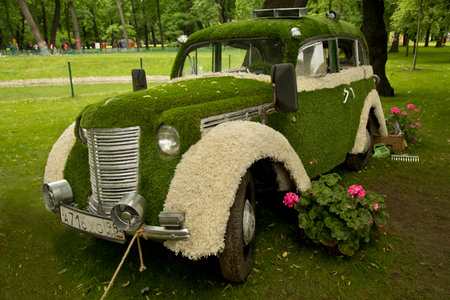 SAINT-PETERSBURG, RUSSIA. 13 JUNY 2016. Installation in the Mikhailovsky Garden, St. Petersburg, Russia.のeditorial素材