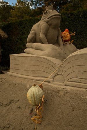 LUDWIGSBURG, GERMANY, 10 OCTOBER 2019. Figures made from a pumpkin and a figure of sand in the park of the town of Ludwigsburg, Germany.のeditorial素材