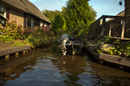 GIETHOORN, THE NETHERLANDS, 31 AUGUST 2019. View of the picturesque canals of the village of Giethoorn in the Netherlands.のeditorial素材