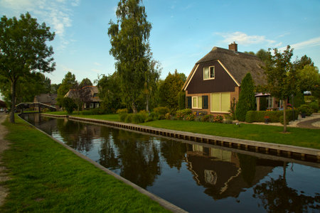 GIETHOORN, THE NETHERLANDS, 31 AUGUST 2019. View of the picturesque canals of the village of Giethoorn in the Netherlands.のeditorial素材