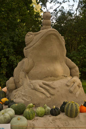 LUDWIGSBURG, GERMANY, 06 SEPTEMBER 2020. Sand sculpture in the gardens "Blossoming Baroque" in Ludwigsburg, Germany.のeditorial素材
