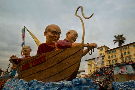 VIAREGGIO, ITALY. 23 FEBRUARY 2020. Traditional carnival procession in Viareggio, Italy.のeditorial素材