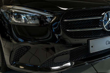 Bayonne, France, 20 December, 2019. Front view of a Mercedes Benz Class B. Car exterior details. Luxury beauty concept. Mercedes head lampe.のeditorial素材