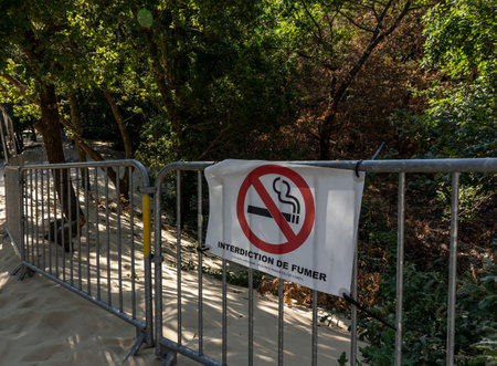 Warning sign no smoke in europe, french forest danger park prohibited area sigarette hazard. High quality photoの写真素材