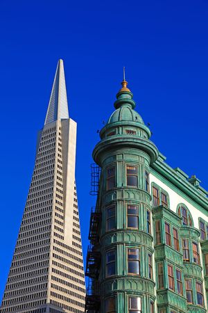 Transamerica Pyramid and an Old Building in San Franciscoのeditorial素材